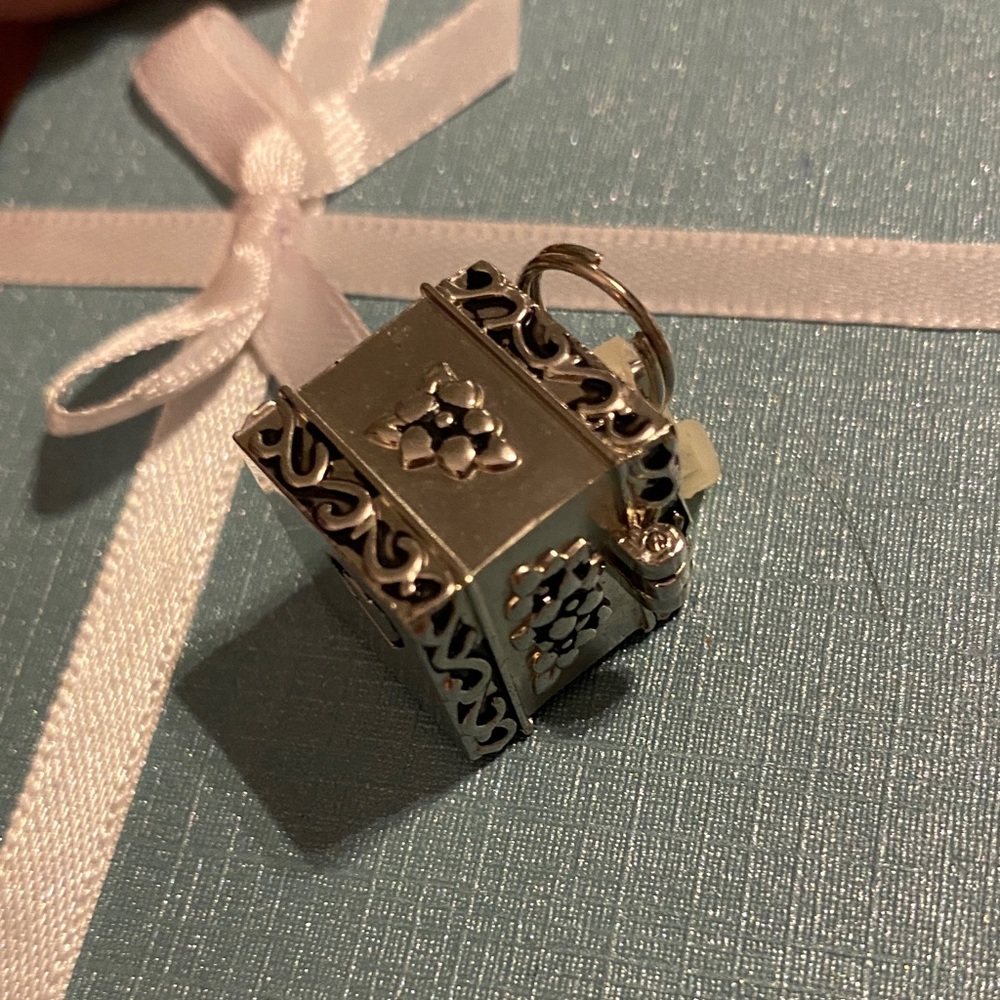 Elegant Silver Trinket Box - Picture 4 of 5